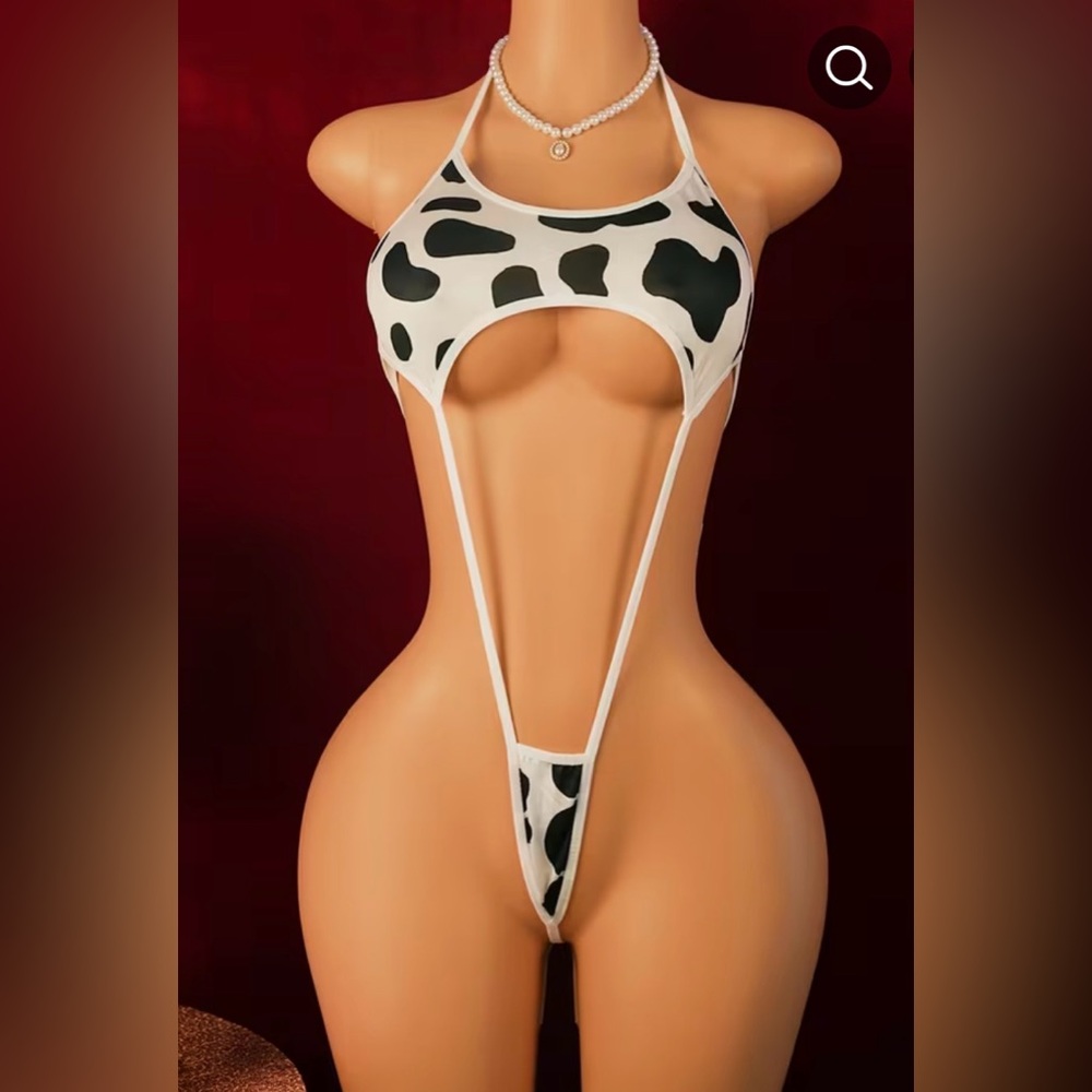 Stylish Black and White Halter Bodysuit - Picture 2 of 12